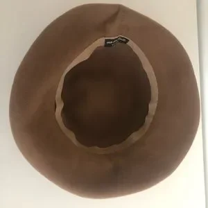 Van der Linde | Accessories | Vintage Van Der Linde Brown  display picture 1